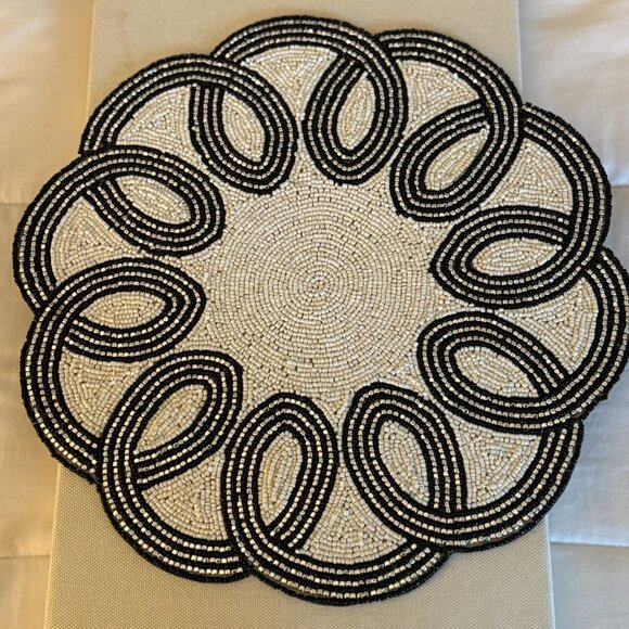 MacKenzie-Childs Placemats – Set of 12 | Courtly Check Pattern - Picture 3 of 3